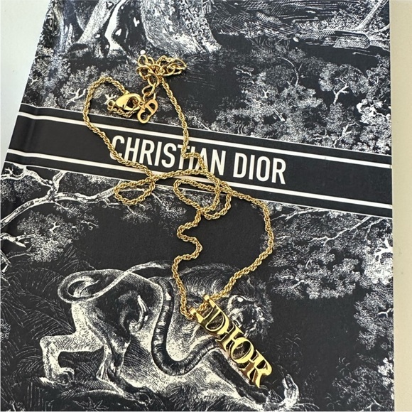 ✨ Dior ✨ Gold Letter Pendant Necklace - Picture 4 of 7
